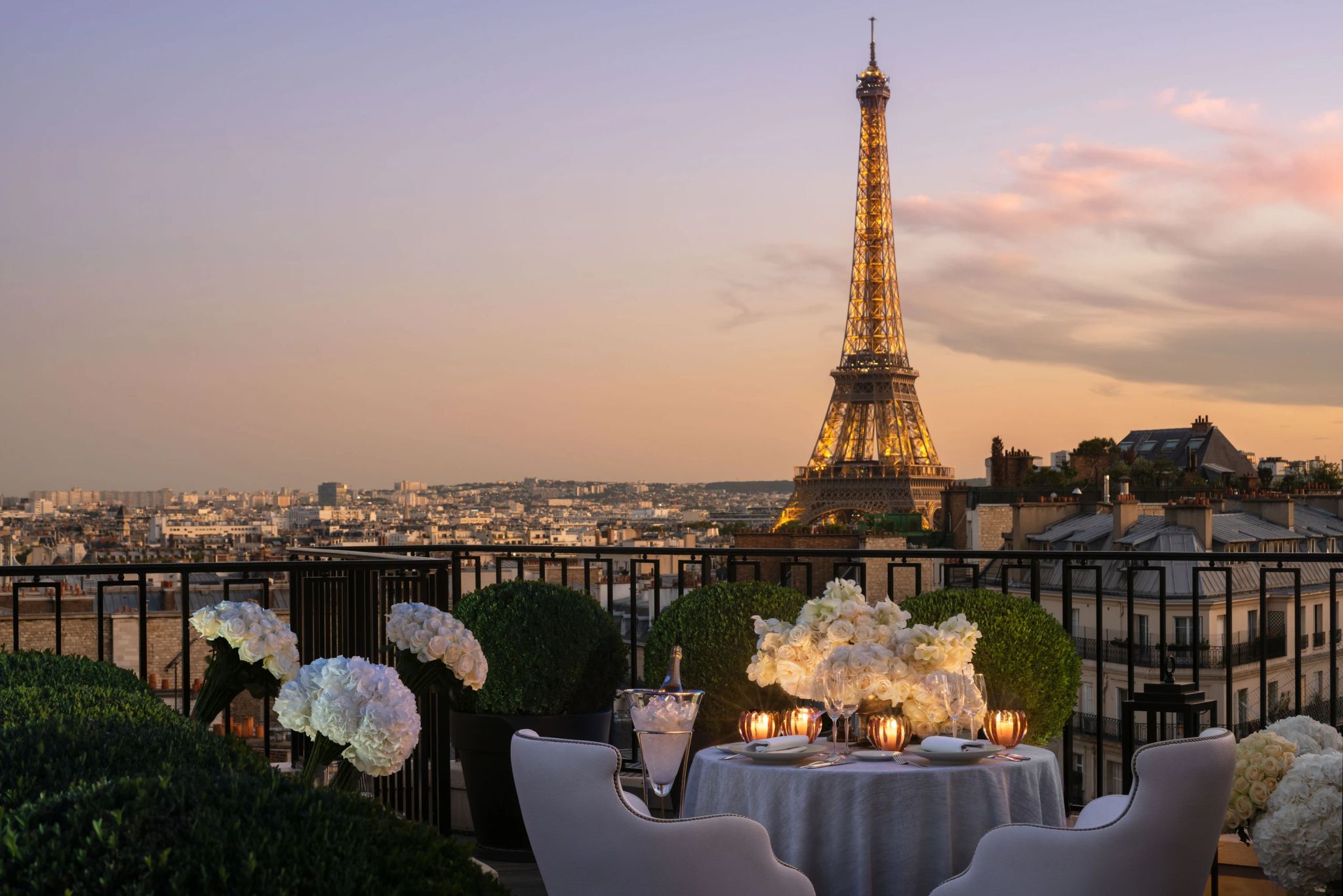 vista para a torre eiffel - jantar na suite - suite de luxo