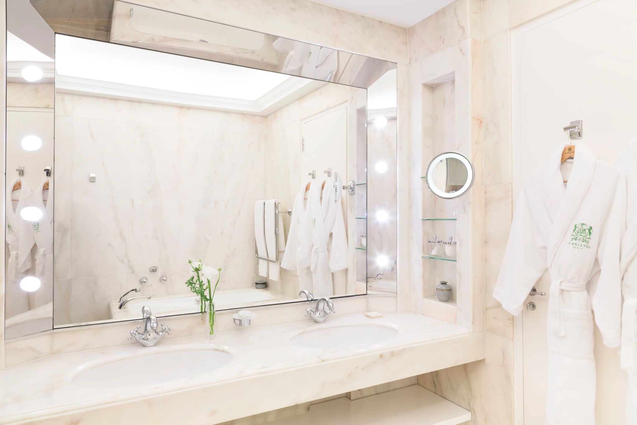 Deluxe Junior Suite banheio suite junior deluxe - banheiro com pia dupla