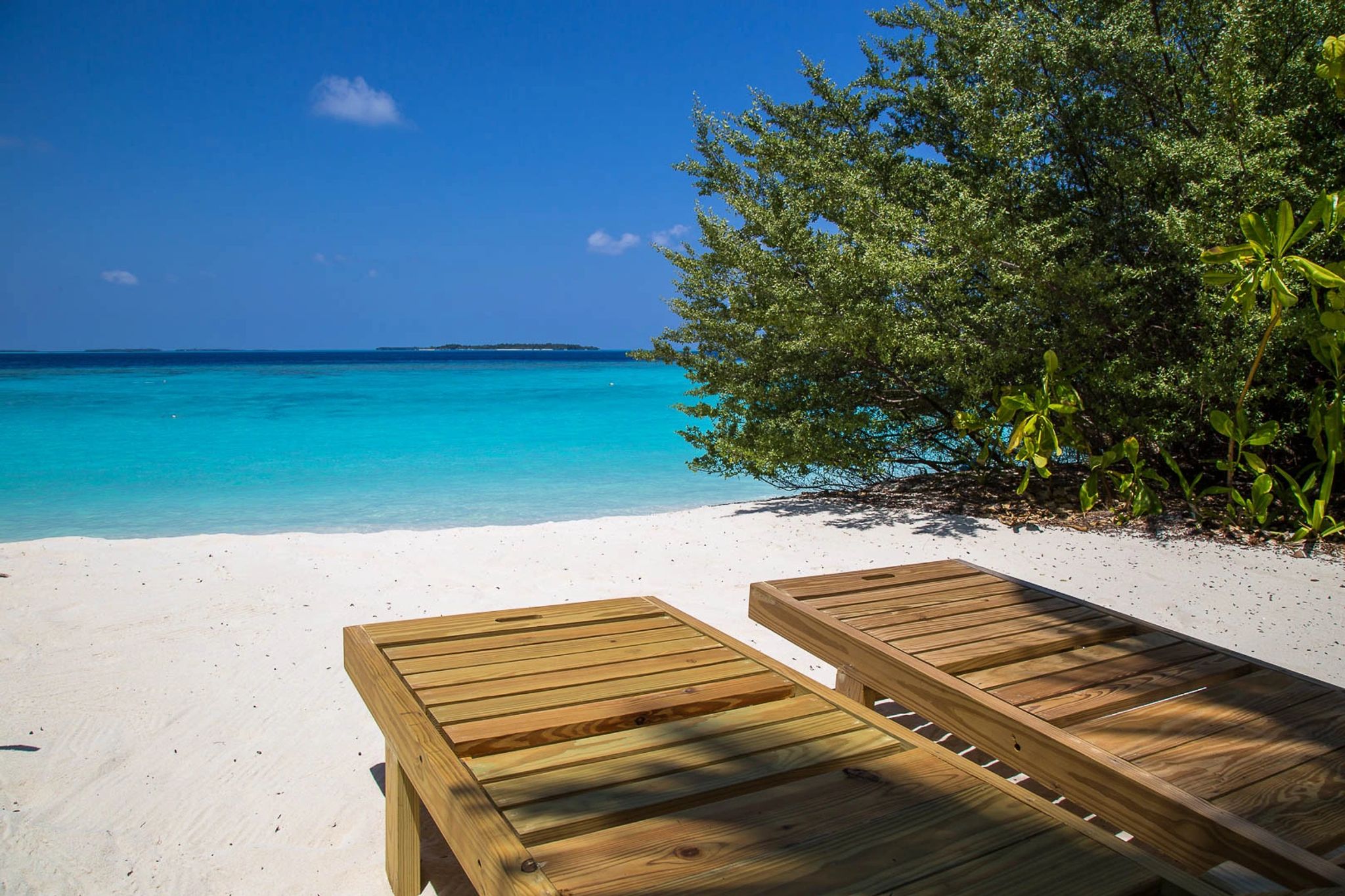Crusoe Suite Pool vista mar maldivas - deck madeira privativo - areia branca luxo