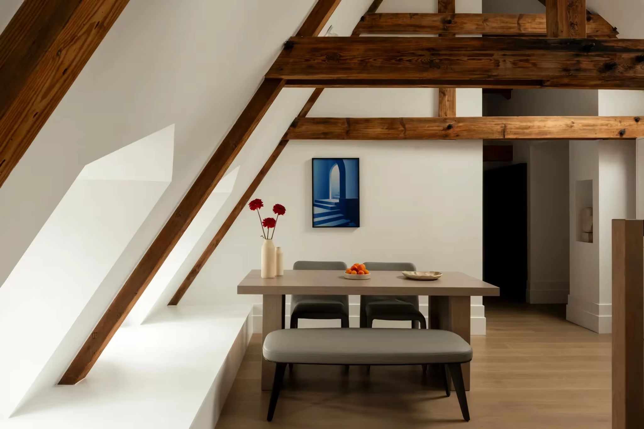 Three Bedroom Rooftop House sala estar - design ludico - espaco amplo