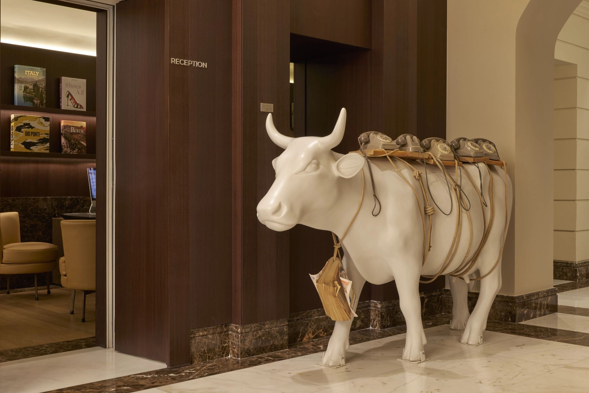 Lobby obras de arte - arte moderna - the first roma arte