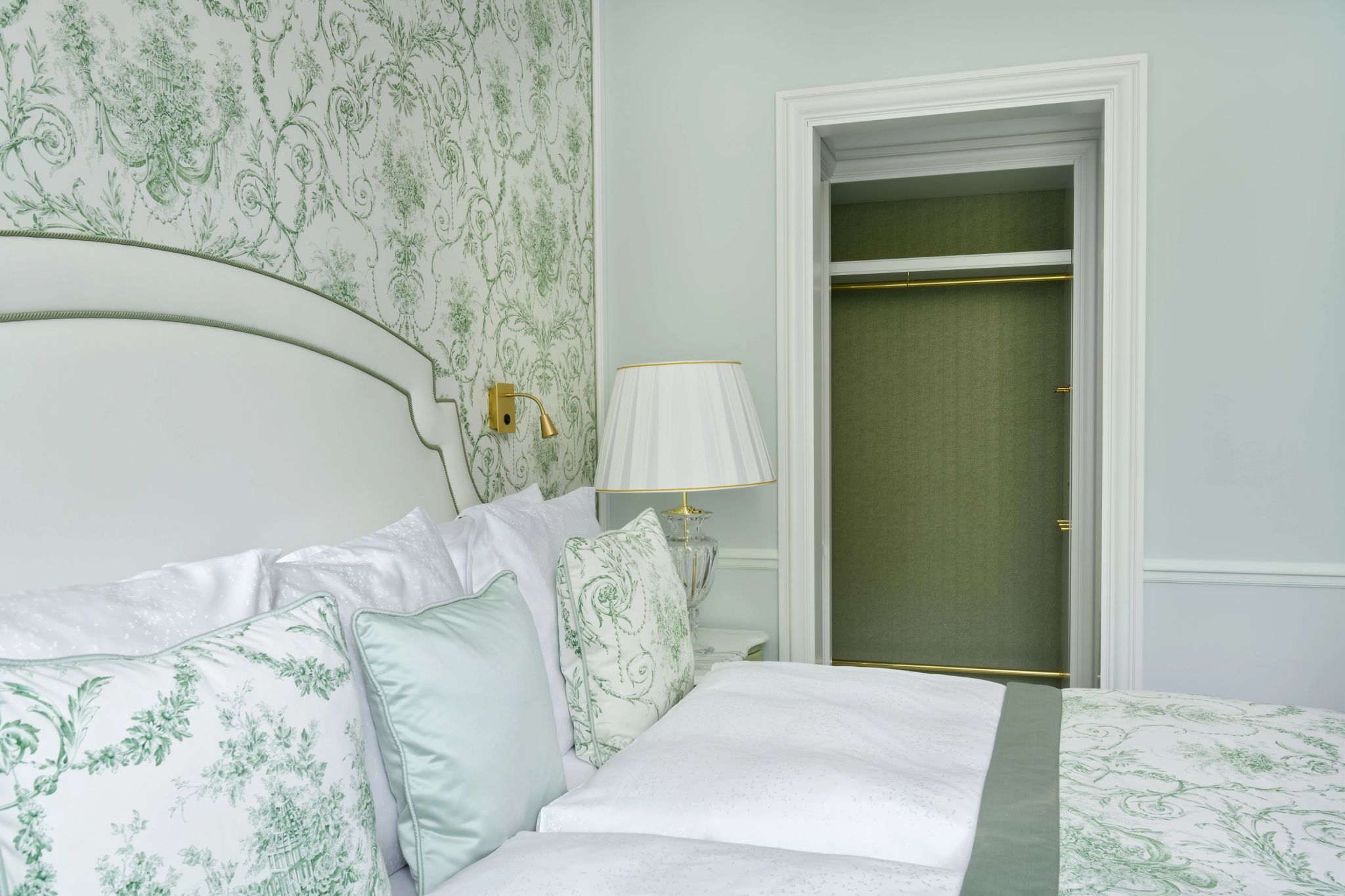 Superior Garden and City View quarto de luxo – decoracao premium – cama de casal