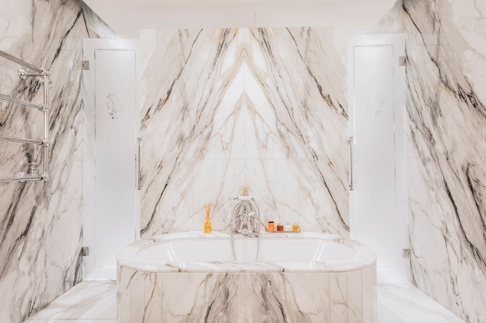 Junior Suite banheira de imersao – banheiro premium – decoracao de luxo