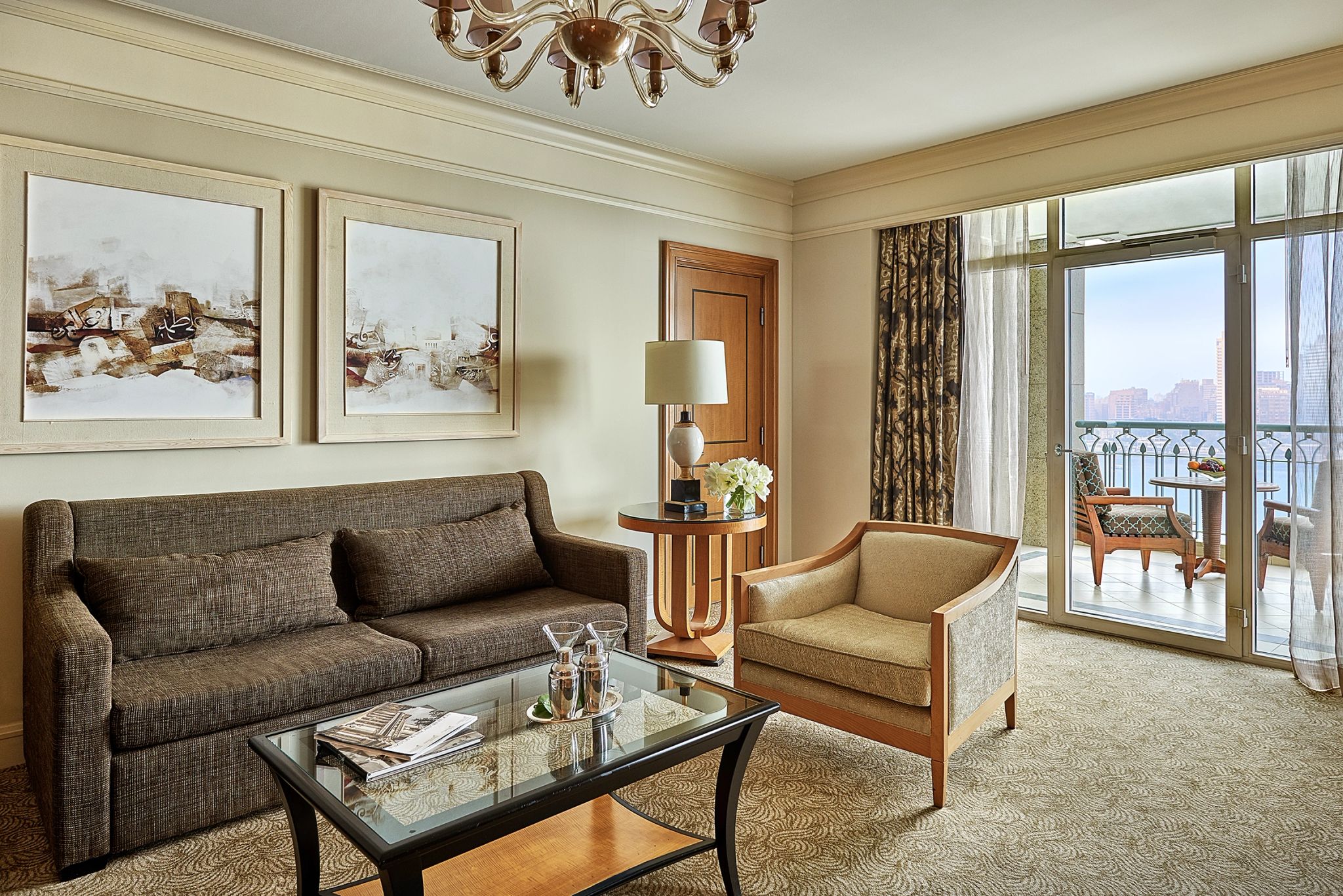 Diplomatic Suite suite master - sala de estar - decoracao premium