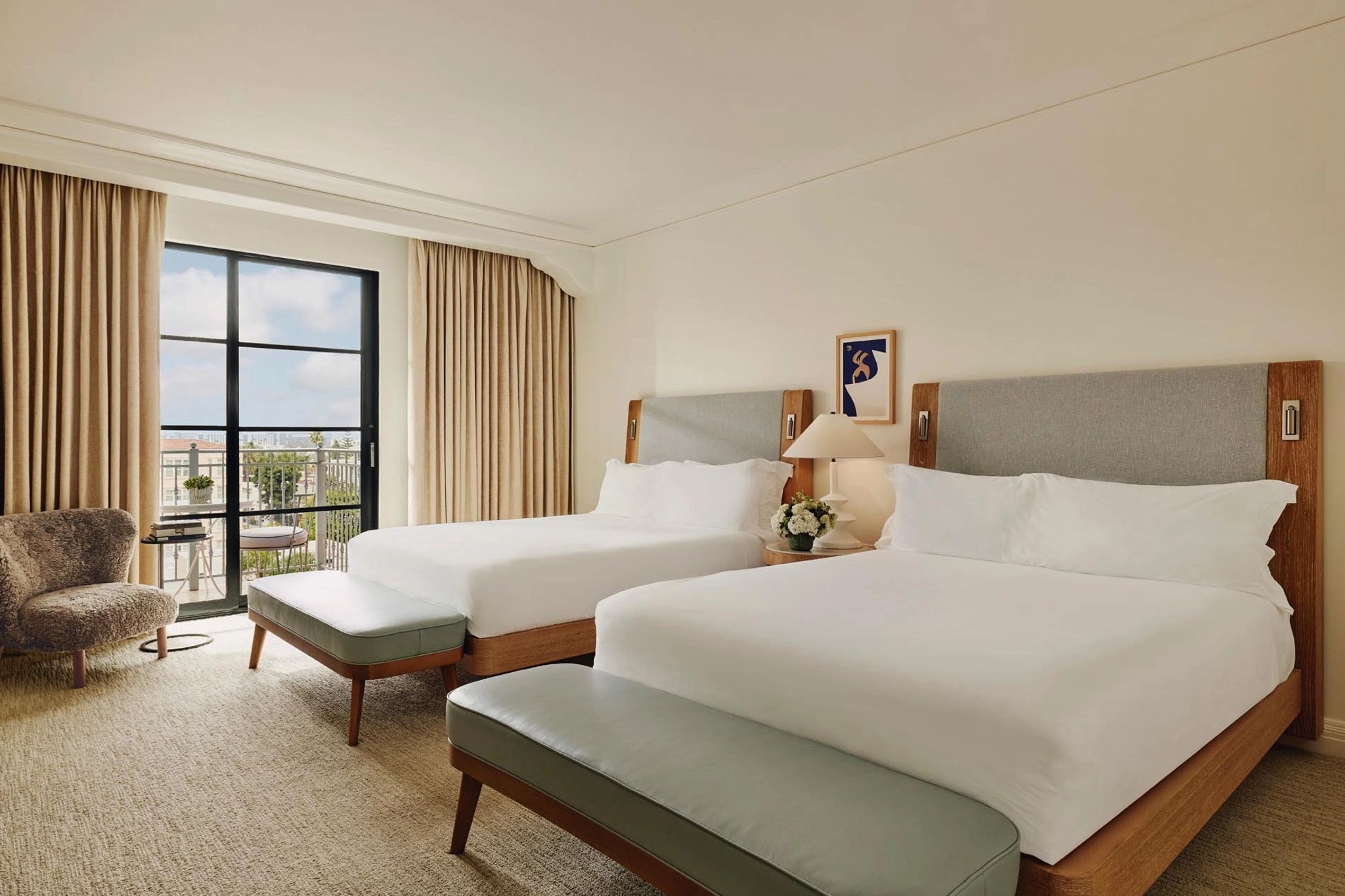 Balcony Two Queen cama queen – quarto grande - decoraçao chique