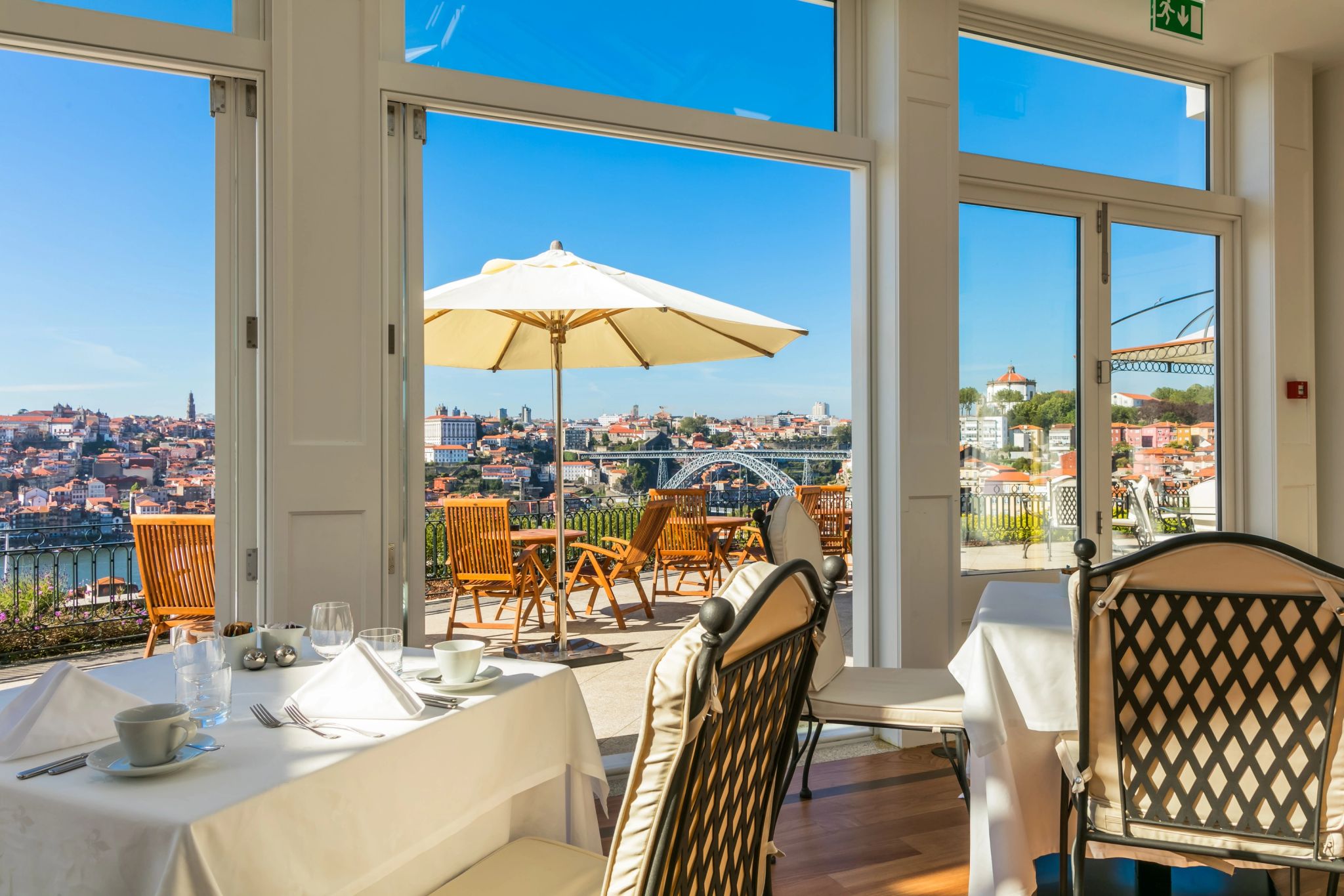restaurante com terraço - vista cidade porto – alta gastronomia