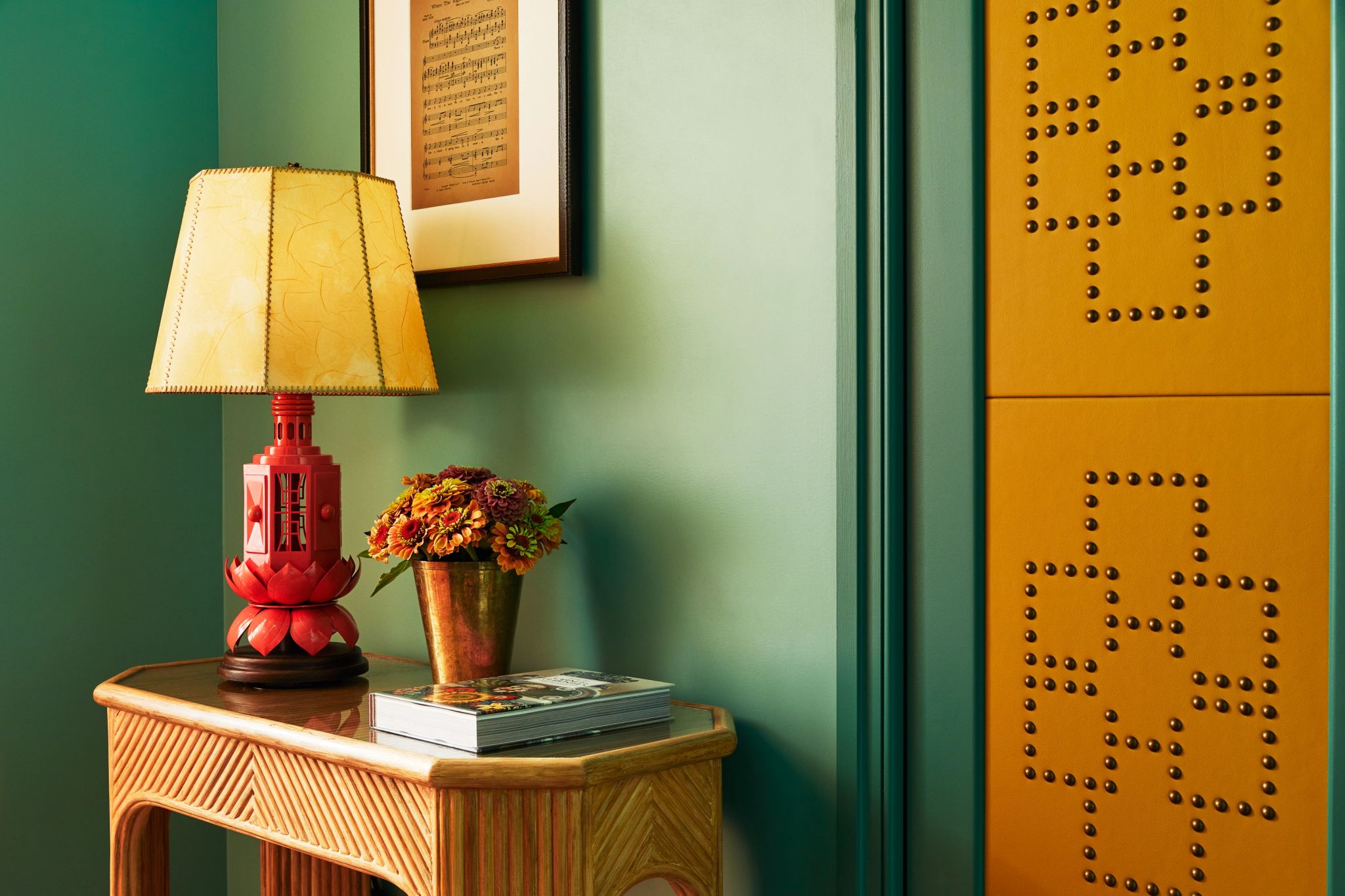 The Studio Suite suite premium - decoracao classica - luminaria vintage