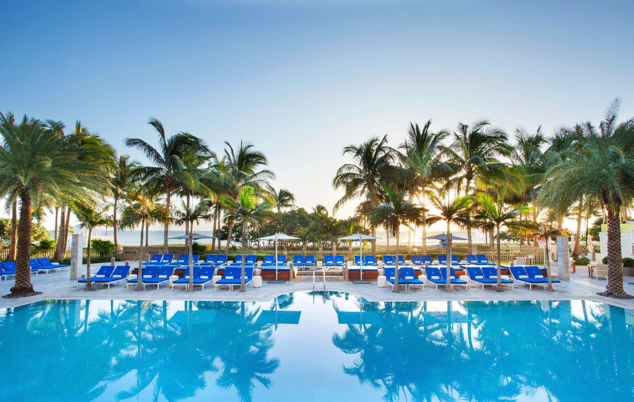 piscina externa - hotel com piscina - piscina ao ar livre
