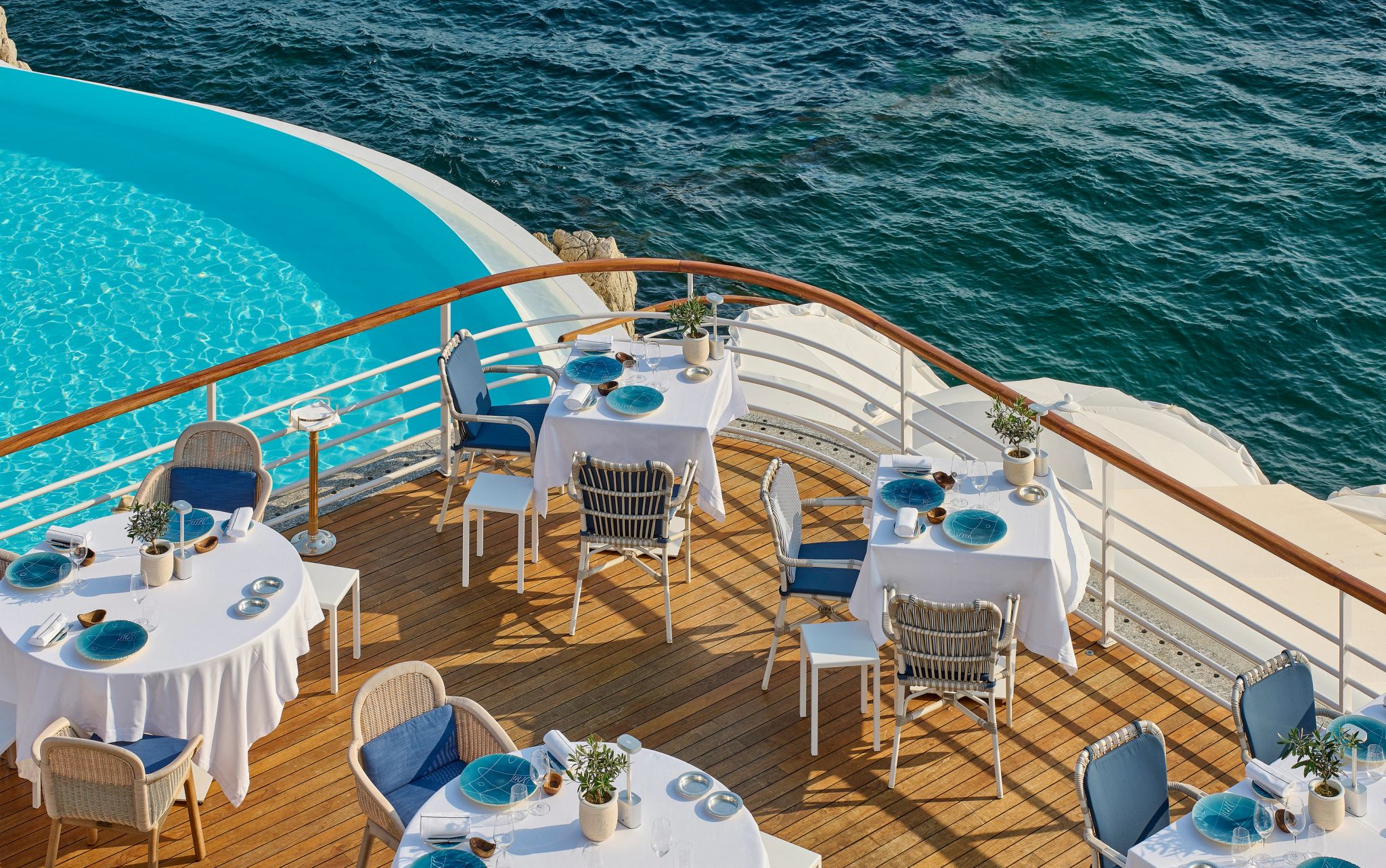 Restaurante Louroc restaurante com terraço - terraço frente mar - restaurante michelin