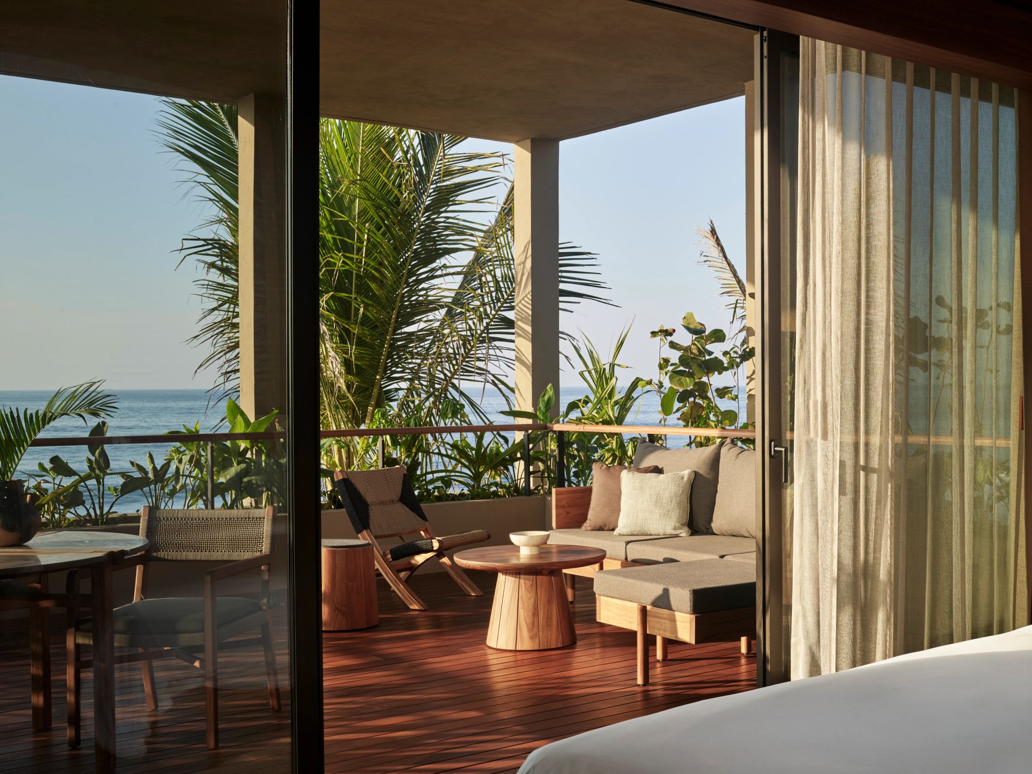 Beachfront Suite suite de luxo - terraco vista mar - cama king-size
