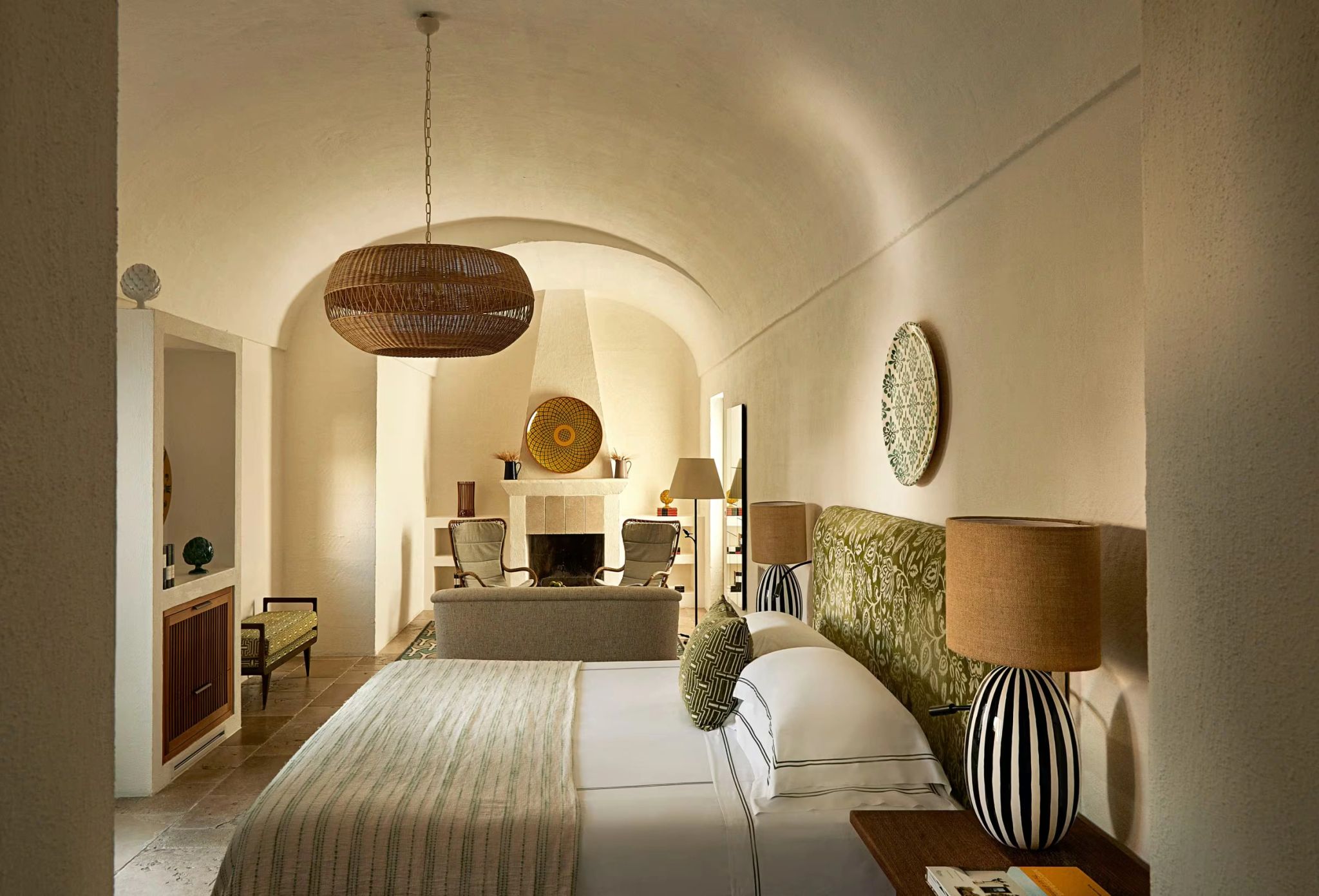 cama super king - suite elegante - tetos abobadados