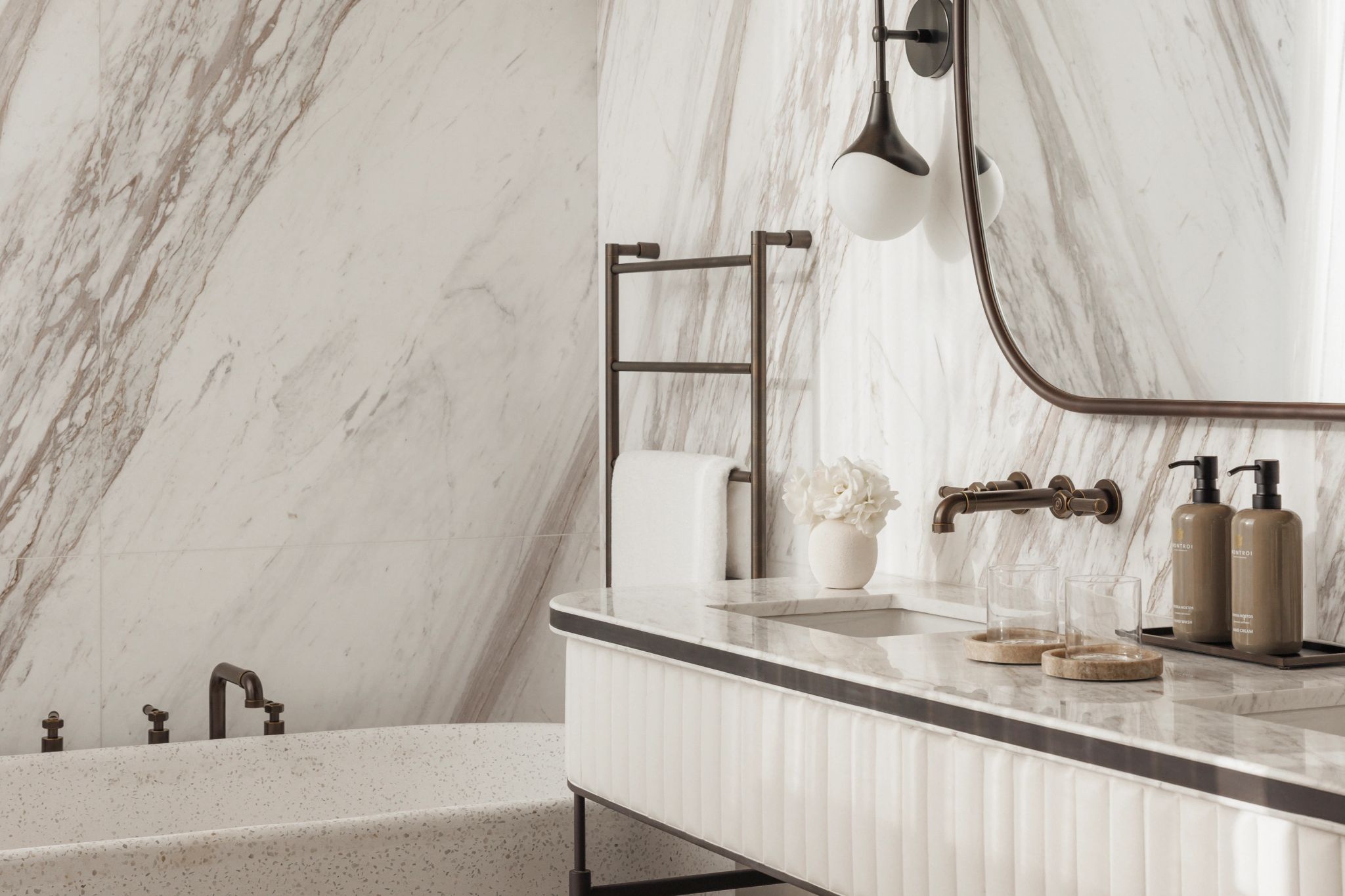 One Bedroom Suite King banheiro de luxo – banheira de imersao – banho premium