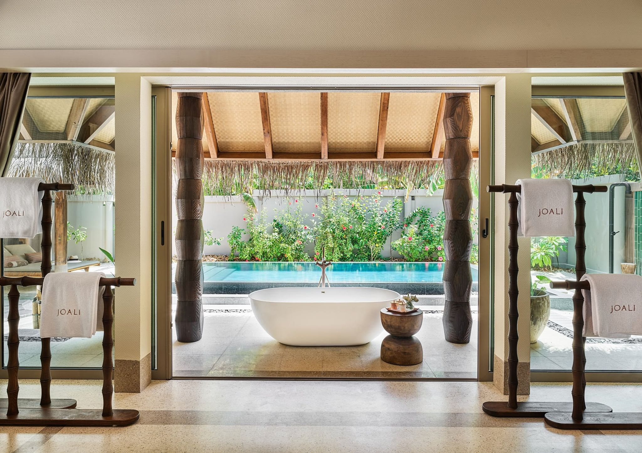 area externa da suite - terraço privativo - banheira de imersao - suite com banheira