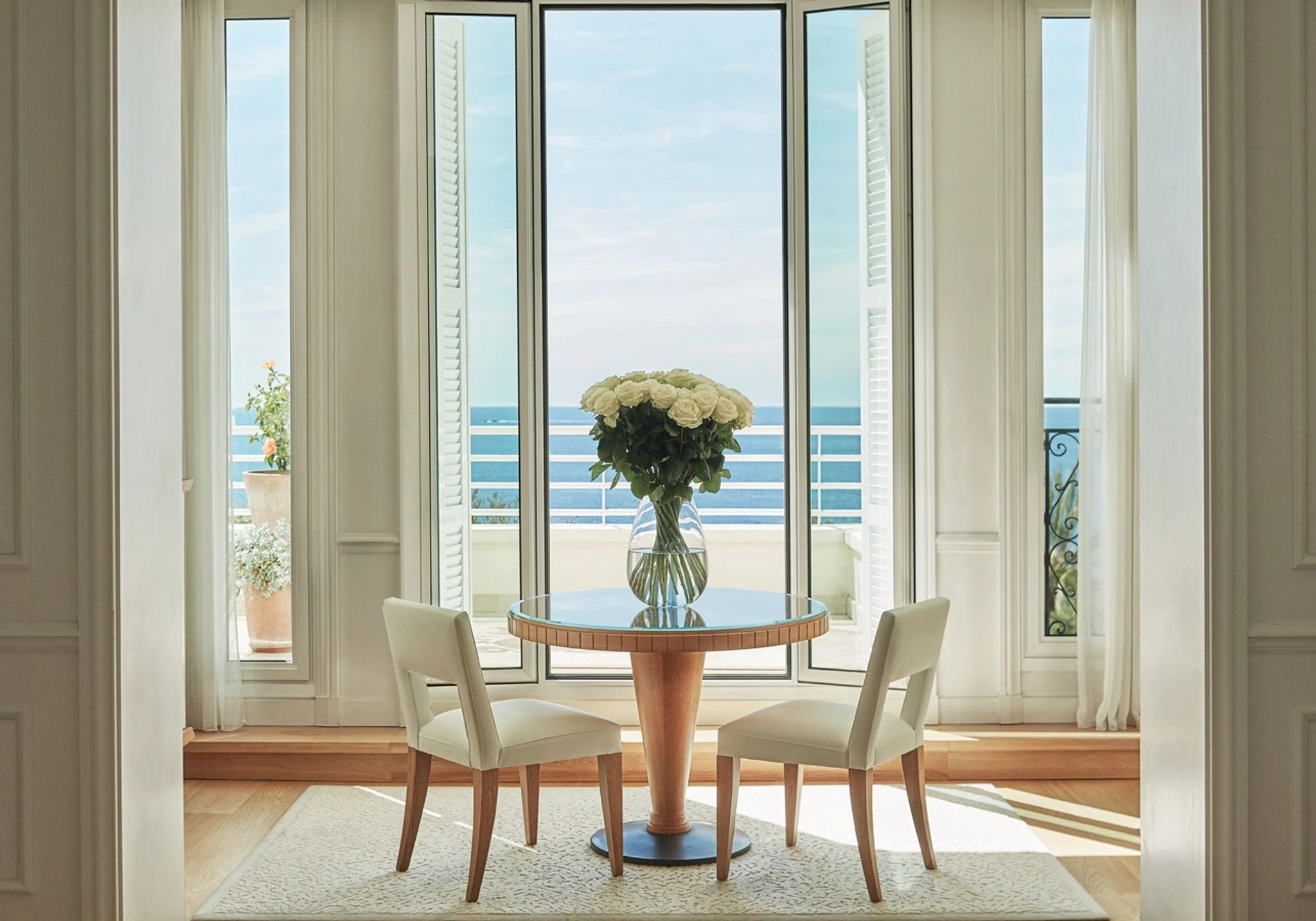 French Riviera Suite suite frente mar - area gourmet - mesa de refeições