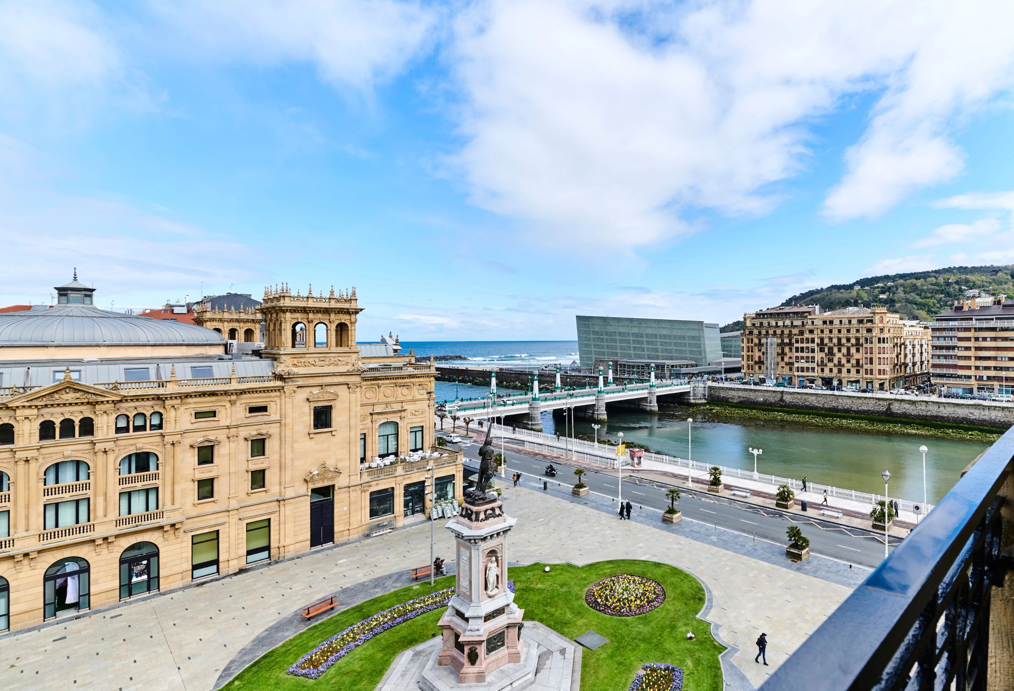 hotel bem localizado - pontos turisticos san sebastian - hotel com vista