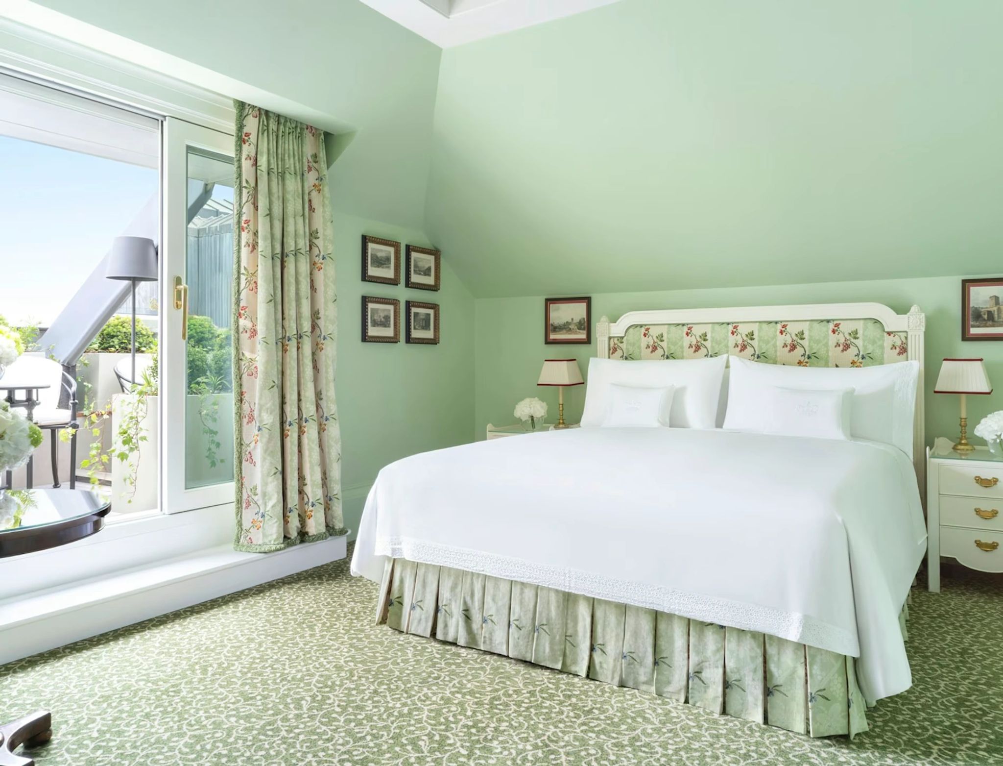 Executive Balcony cama king - quarto executive com varanda - estilo regency