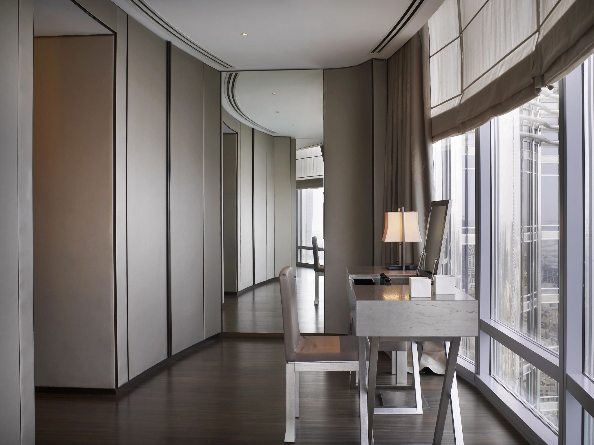 Armani Signature Suite mesa de trabalho – ambiente de trabalho - escrivaninha