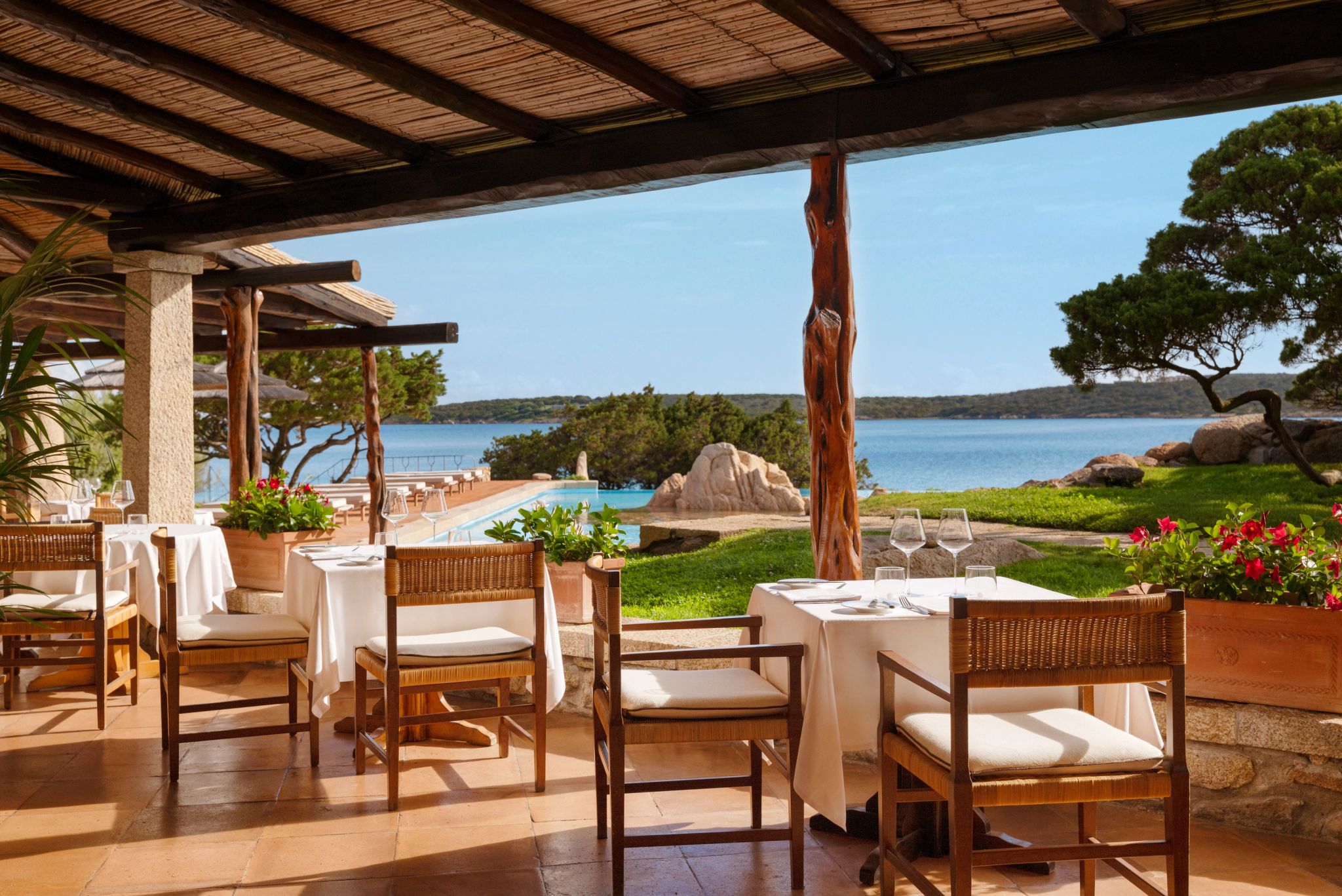 restaurante vista piscina - restaurante gourmet - pratos grelhados
