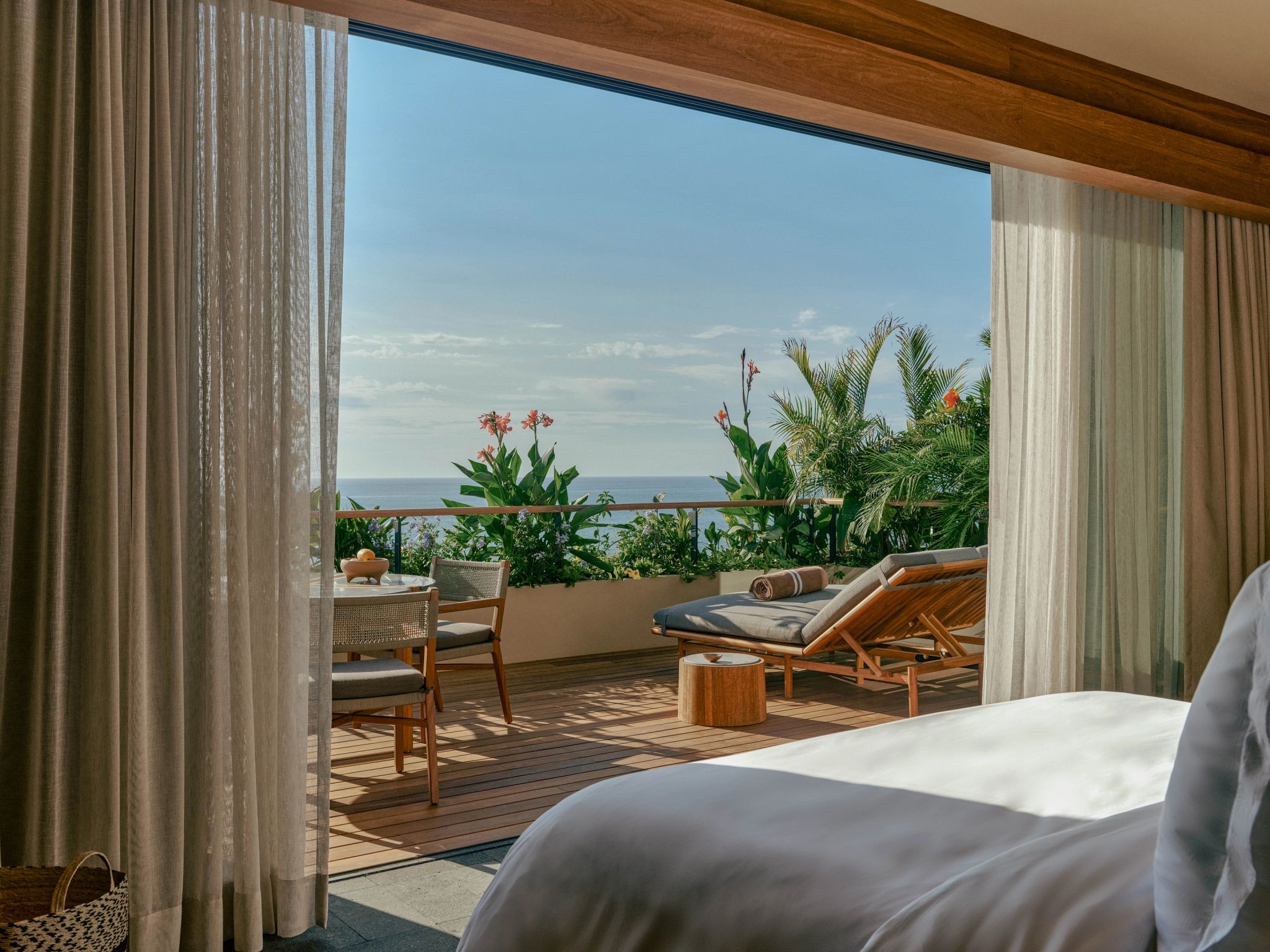 Oceanfront Mountain Studio Suite suite de luxo - vista mar - terraço