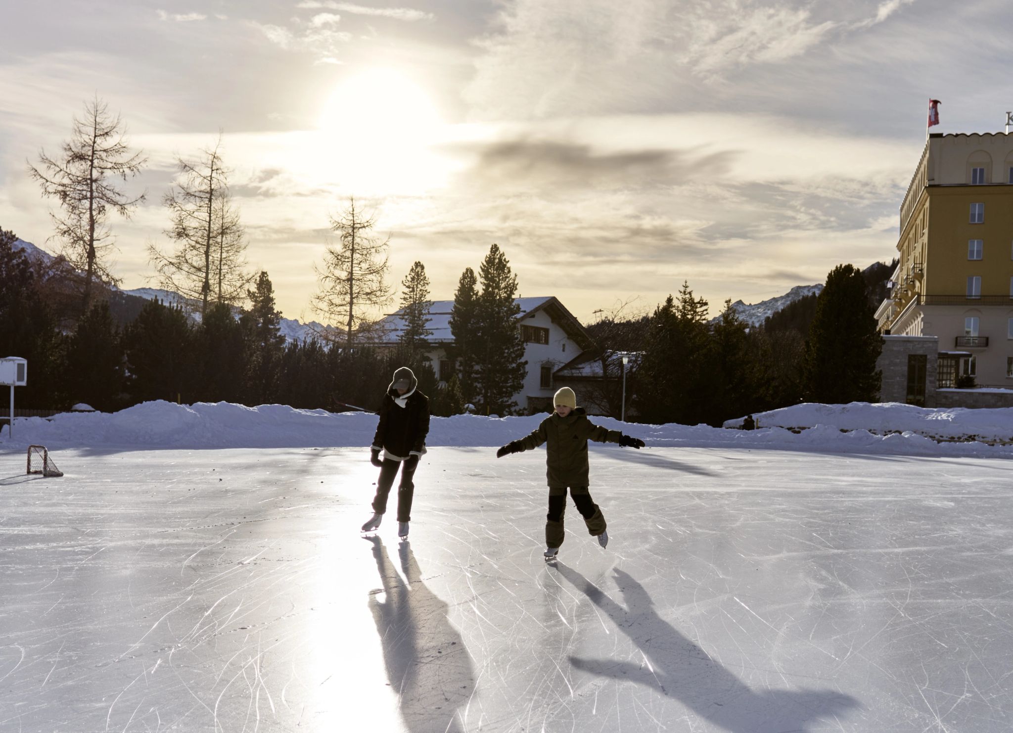 patinaçao no gelo - esportes de inverno - lazer ao ar livre