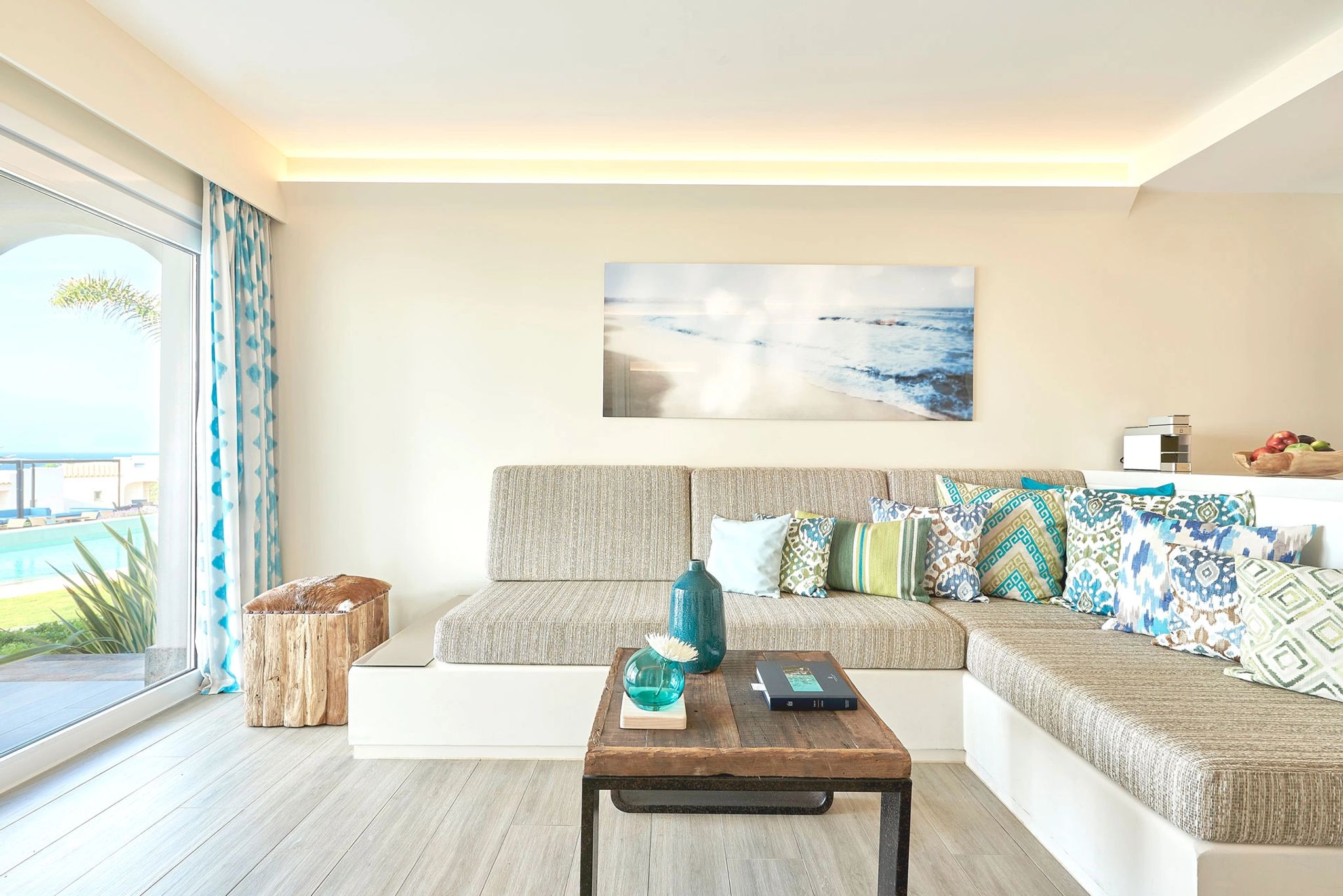 suite confortavel – sala de estar – sofa de luxo