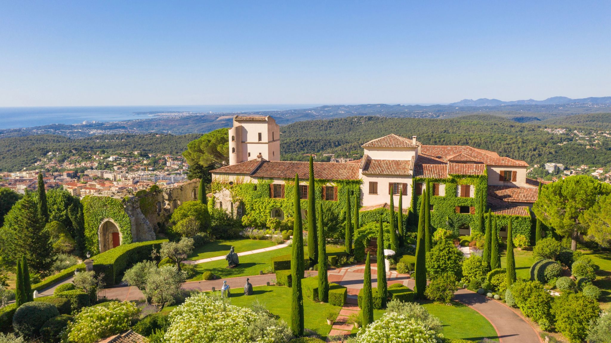 Entrada do hotel vista aerea hotel - jardim interno - hotel vista mar