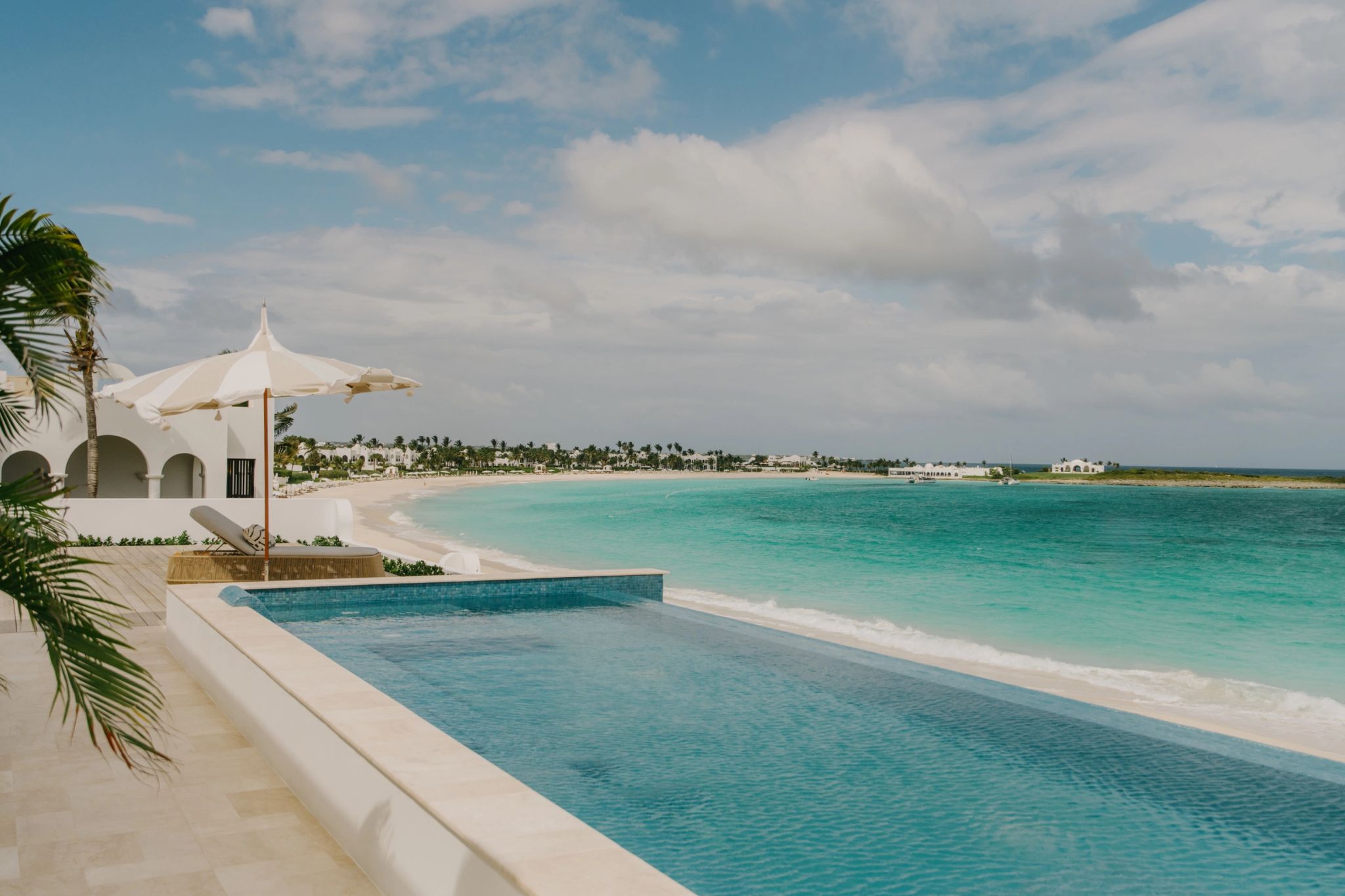 piscina borda infinita - piscina externa - vista mar - piscina ao ar livre - hotel com piscina