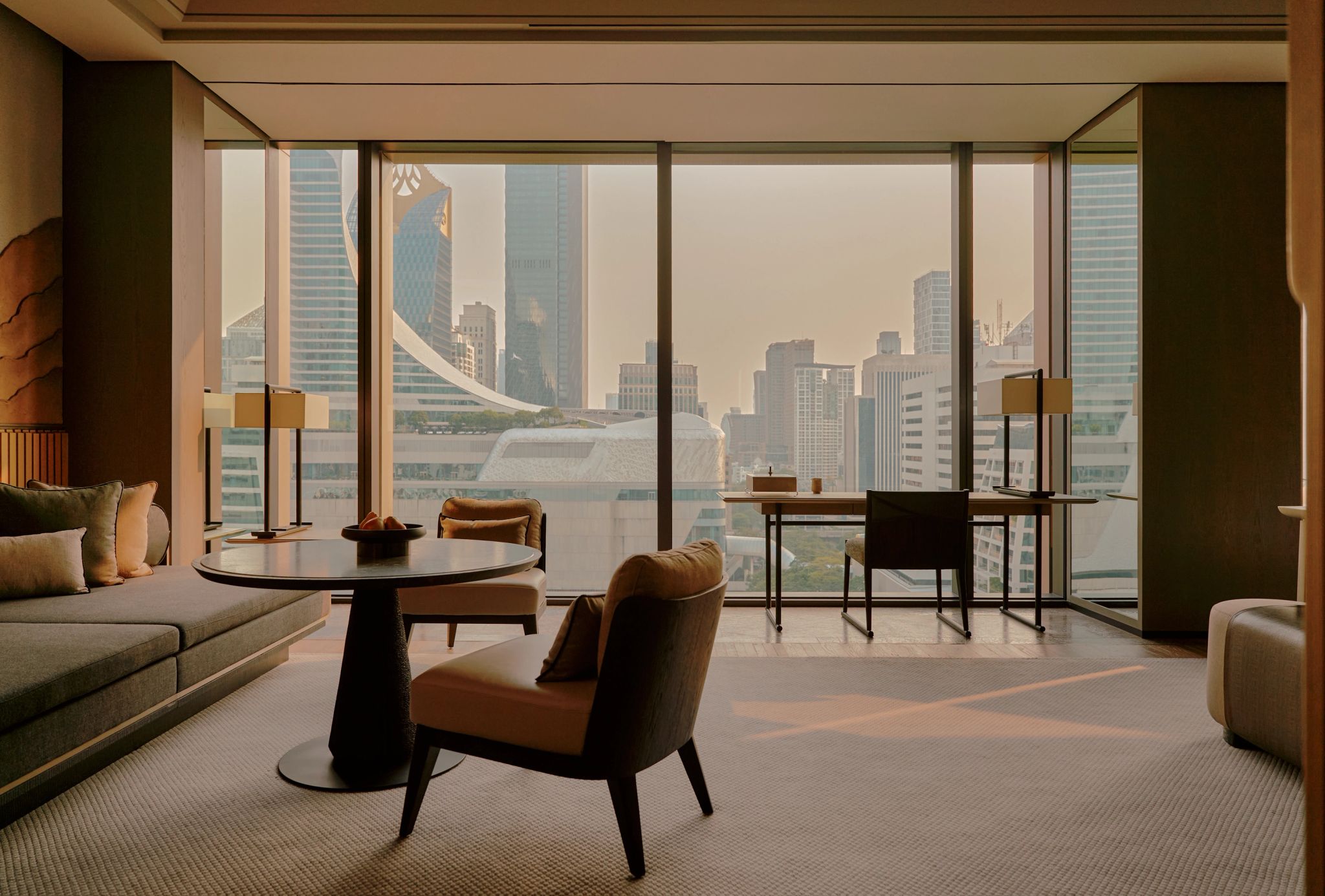 Premier Suite sala de estar - suite vista bangkok - suite com vista