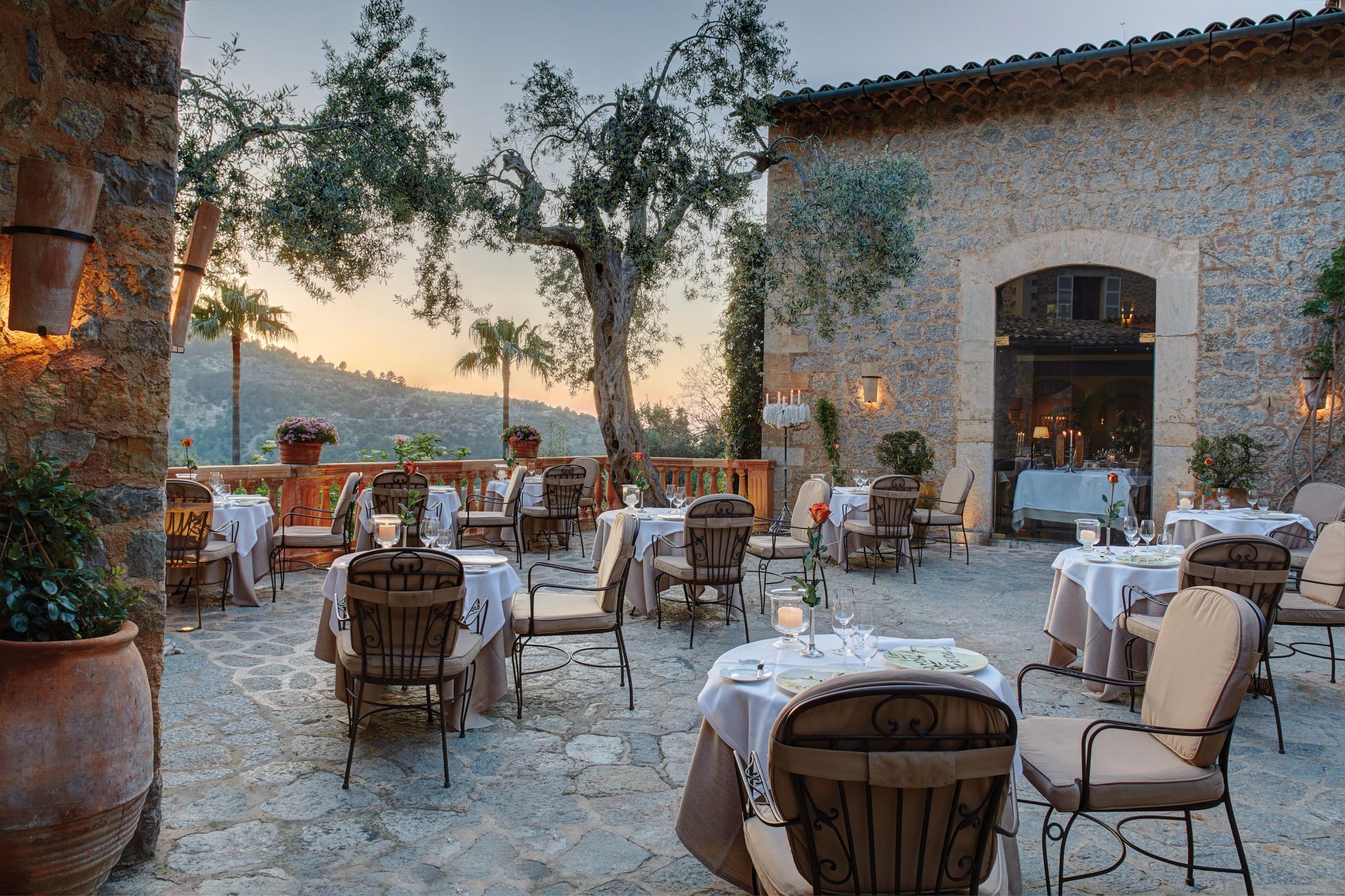 La Residencia, A Belmond Hotel restaurante ao ar livre - gastronomia maiorquina - culinaria espanhola