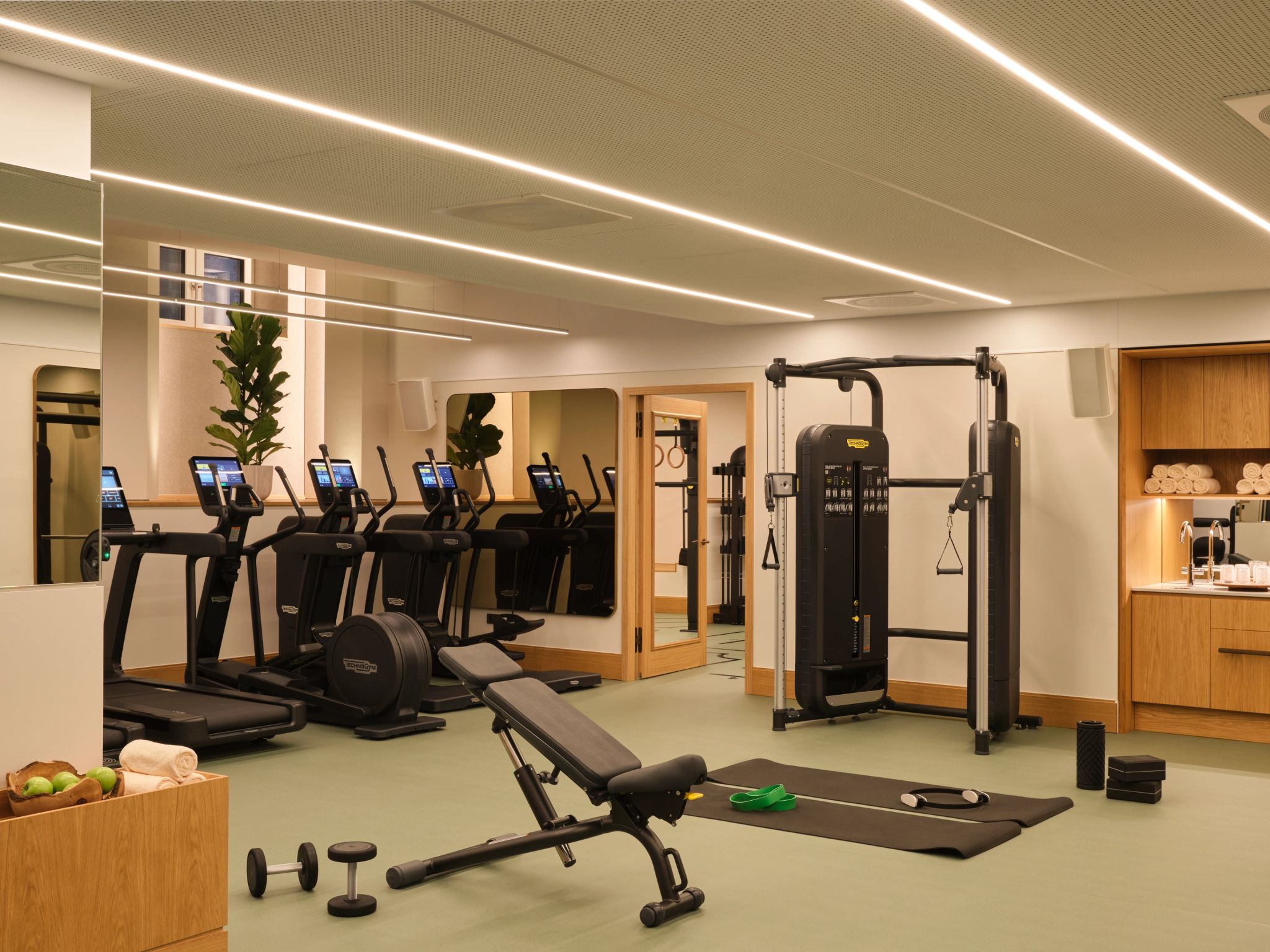 Academia do hotel academia com personal - espaço fitness - academia moderna